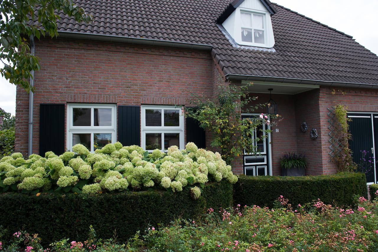 B&B Aan De Burgt Boekel Exterior photo